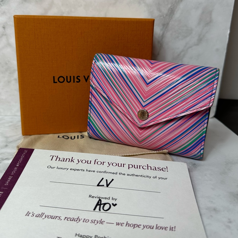 π₯ LOUIS VUITTON EPI TROPICAL VICTORINE COMPACT WALLET π₯ - Picture 2 of 14
